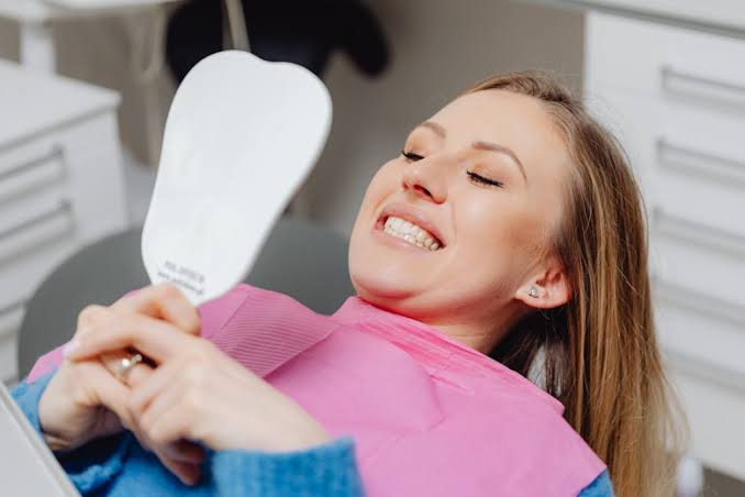 Why Choose a Professional Cosmetic Dentist for Your Smile Makeover?